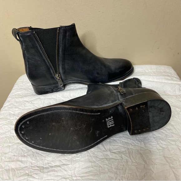 Frye Carly Black Zip Chelsea Distressed Boots - Picture 5 of 7